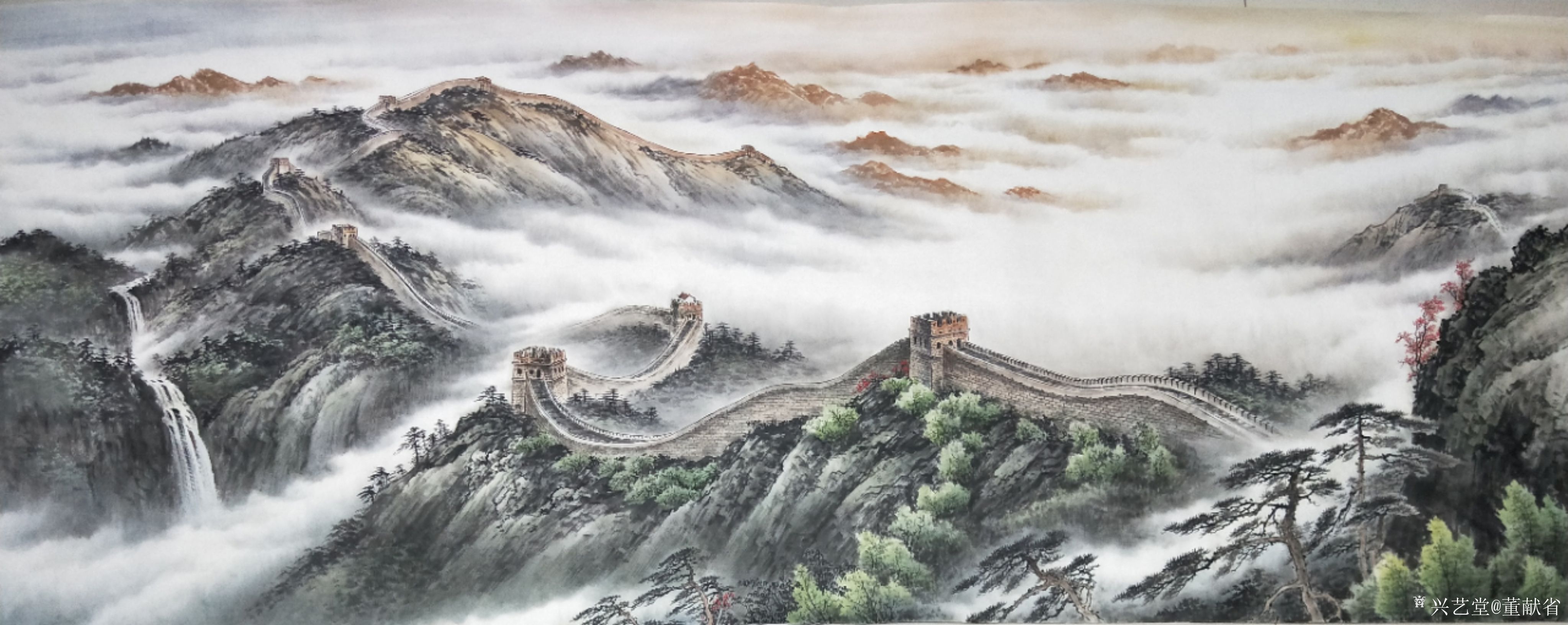挂在沙发后边意味有靠山,根基深,基业永固,也有巨龙之守护,人坐在前