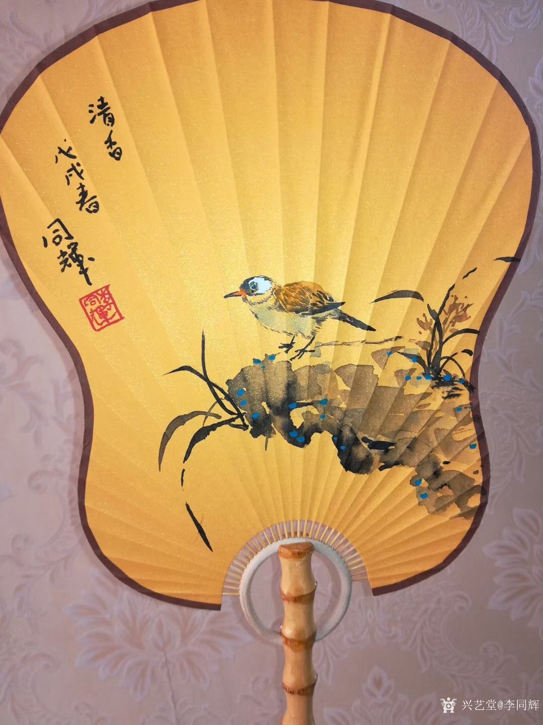 朋友订的蒲扇画《竹林听雨》《天骄》《清香》人闲桂花落,夜静春山空