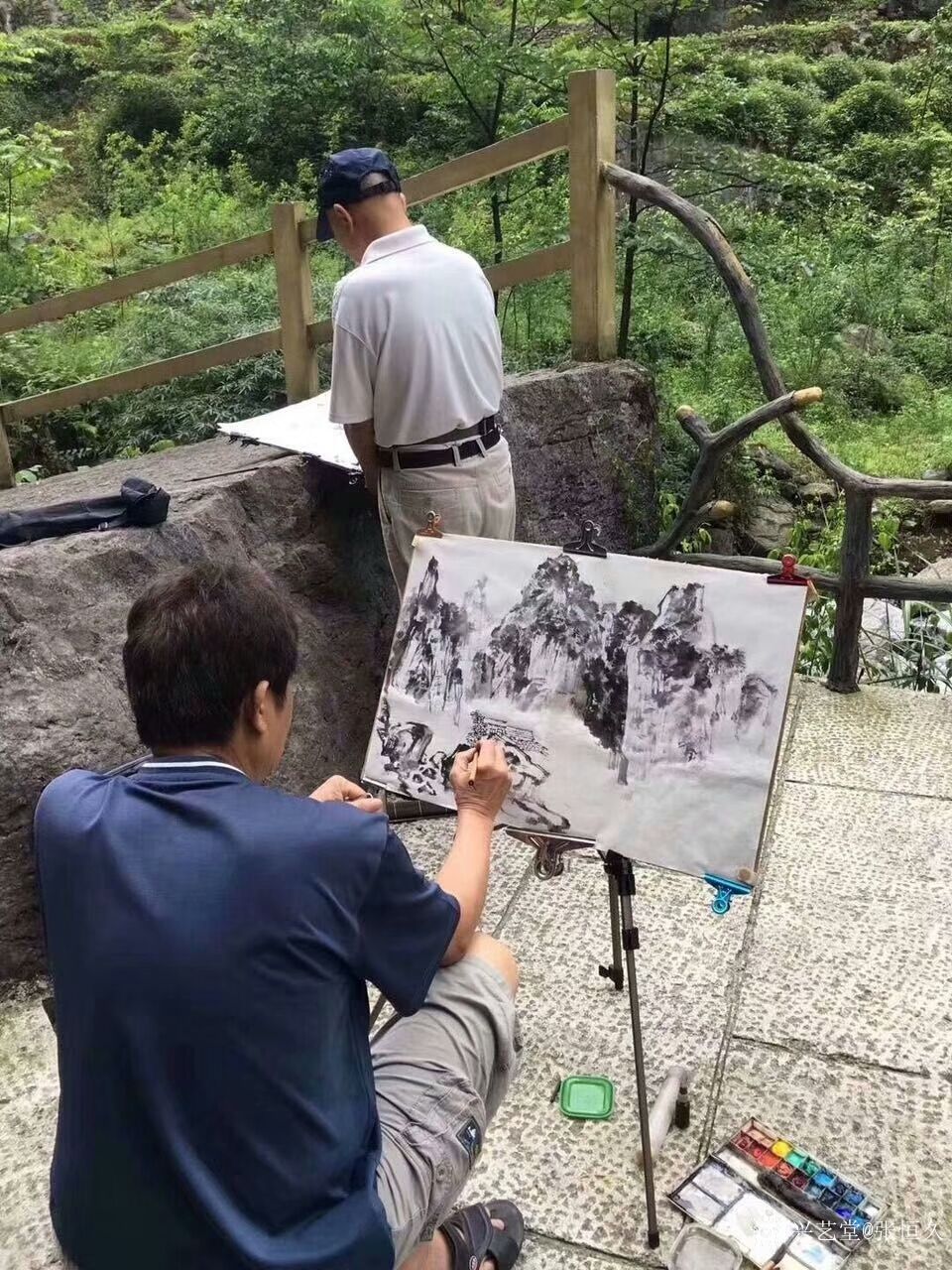 张恒久生活:写生是指从大自然取景、物、元素的素描。室外写生的素描也可在画_兴艺堂