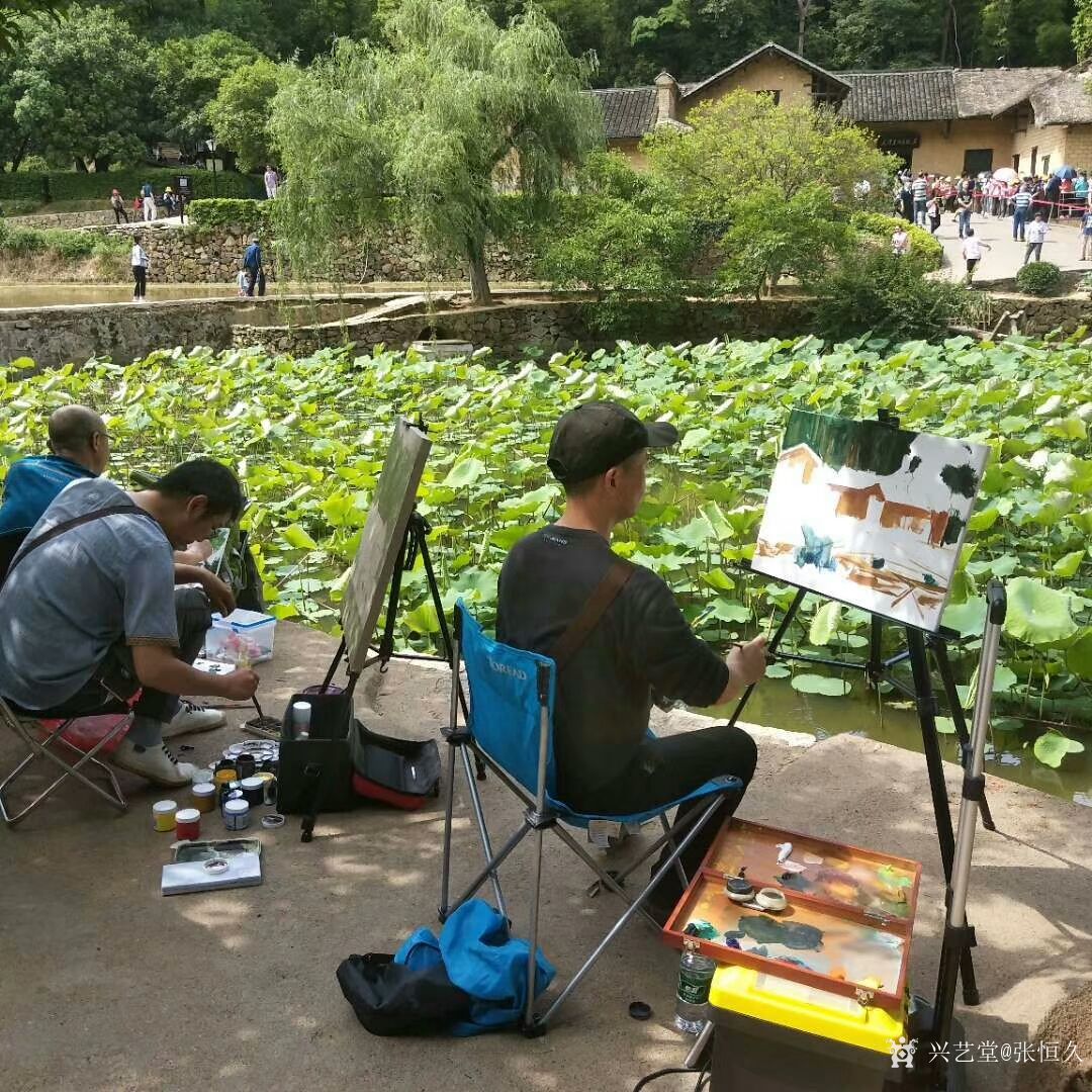 张恒久生活:写生是指从大自然取景、物、元素的素描。室外写生的素描也可在画_兴艺堂