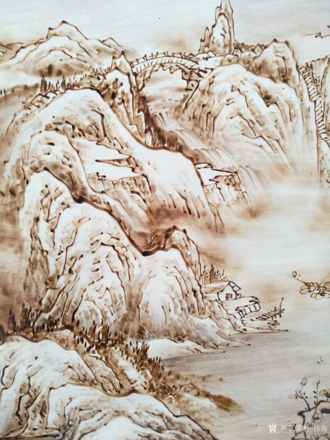 艺术家孙传海收藏:烙画作品《梅月图》,尺寸60cmx60cm,孙传海作,今天