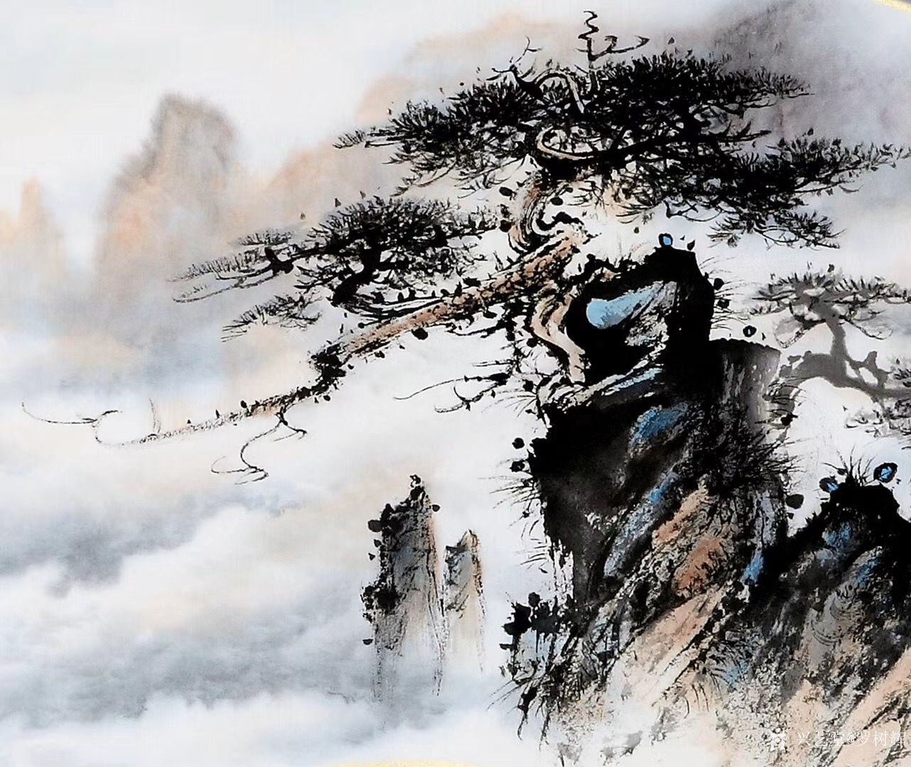 国画山水画松树扇面作品蛟龙探海金龙探爪