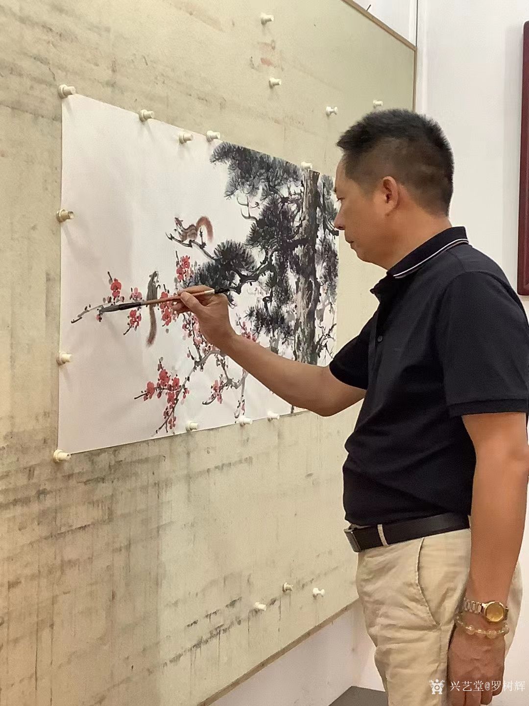 罗树辉生活:国画花鸟画联作《经霜压雪》，壬寅年秋月，石广生题词：“经霜压_兴艺堂