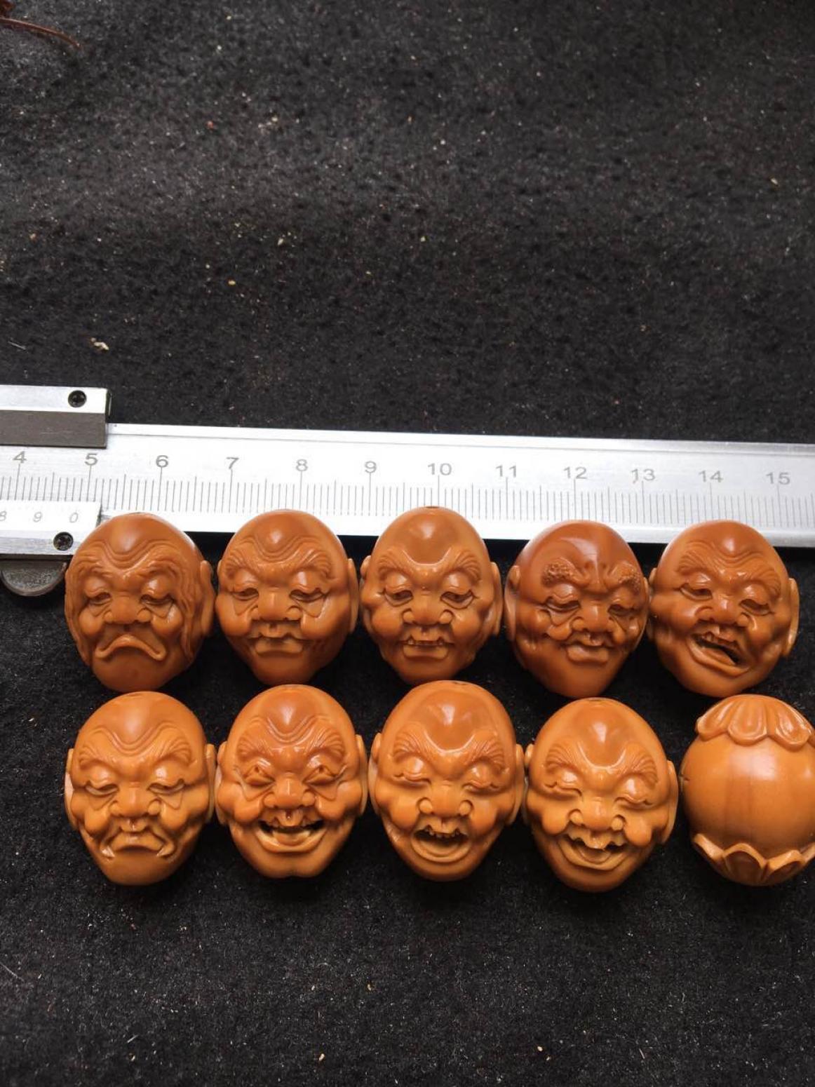 税小宁雕刻作品《【海派罗汉】作者税小宁》