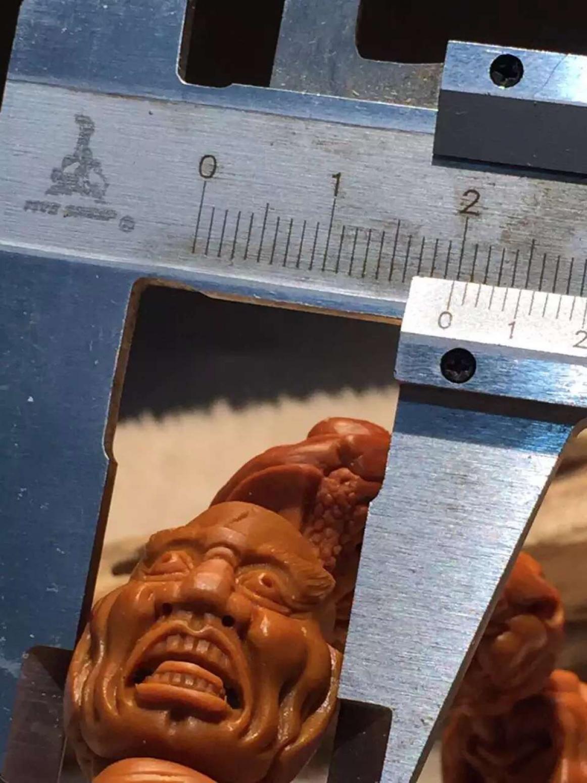 小妖雕刻作品《【双面十八】持有人小妖》【图0】