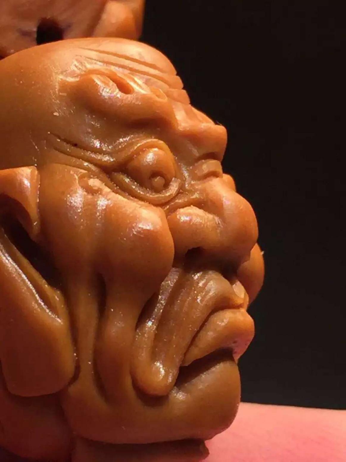 小妖雕刻作品《【双面十八】持有人小妖》【图2】