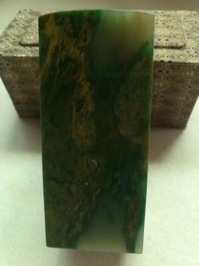 绿玉姿工艺厂叶金发收藏-广绿美石石中宝，
玉姿隹金金必发。
3O年老金星绿，
老碧海蓝天，松林积雪【图3】