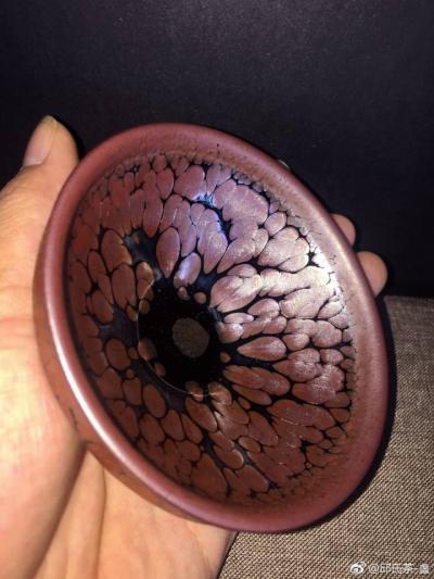 呈祥建盏日记-建窑建盏
品名：红韵盏
口径：9cm＊5
品牌：华峰建盏
摄影：呈祥建盏【图4】