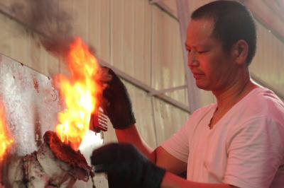 呈祥建盏日记-【作者】黎跃龙
【品名】金龙玉毫
【规格】8.5 x 5.5 cm
【制作【图7】