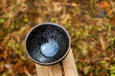 呈祥建盏日记-建盏黑底油滴系列
传统工艺烧制成功率——『难』
复古一比一还原宋代作品
全【图1】