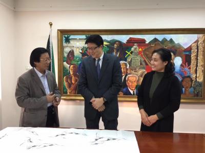 李尊荣日记-牙买加大使丘伟基先生说我画的虾非常有特点【图3】