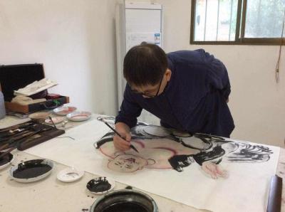 尚建国生活-在西安终南山创作基地戏笔品茶【图1】