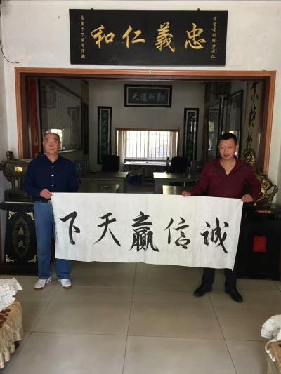 张忠廉日记-巜极乐开怀》

文/逸青张忠廉
二00五年十一月
品美酒，
吟律诗，
【图4】