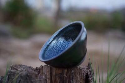 呈祥建盏日记-《墨麟》

手工制作精品·8cm*5cm左右
匠人：谢元辉
实物【图2】