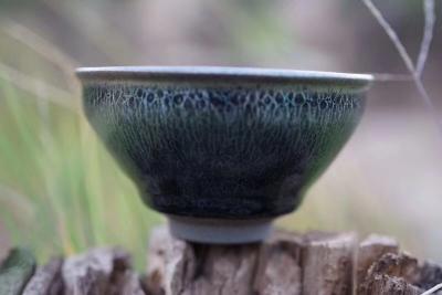 呈祥建盏日记-《墨麟》

手工制作精品·8cm*5cm左右
匠人：谢元辉
实物【图5】