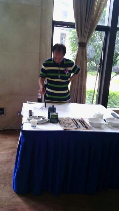 赵运泉生活-海尔鸿玺开盘盛典现场挥毫【图8】