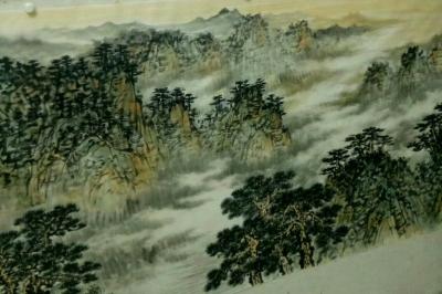 杨振华日记-浩瀚千山云海秀，悬崖流瀑入烟波。

晨曦彩染彤峰岭，遥望青松白水河。【图4】