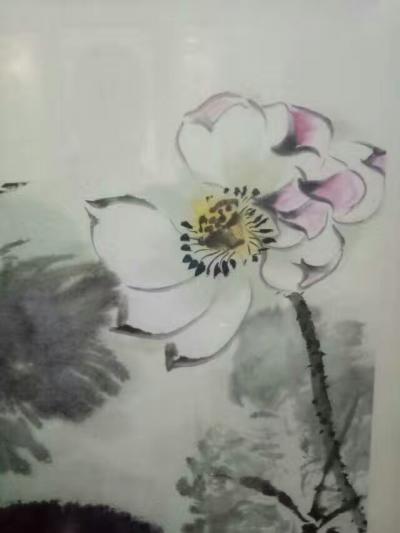 杨振华日记-世间花叶不相伦，花入金盆叶作尘。
惟有绿荷红菡萏，卷舒开合任天真。
此花此叶【图1】