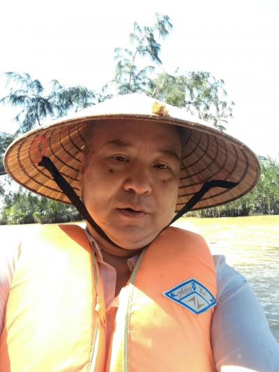 陈宗林生活-岘港纪逰
美溪滩边沐此身
岘风港土孕山珍
越女玉手巧调制
乐煞我辈贪嘴人【图2】