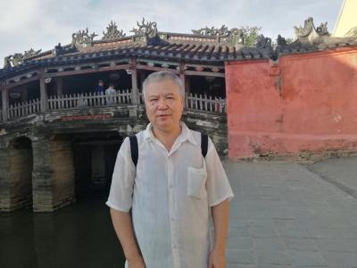 陈宗林生活-岘港纪逰
美溪滩边沐此身
岘风港土孕山珍
越女玉手巧调制
乐煞我辈贪嘴人【图4】