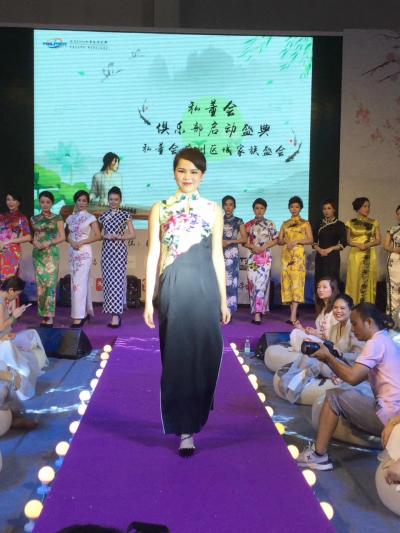 罗树辉日记-广州，参加我徒弟一个私董会俱乐部启动仪式，现场整个空间全部用我的山水画作衬景。烟【图5】