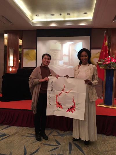 李尊荣日记-应大使邀请参加阿尔巴尼亚国庆招待会，与阿尔巴尼亚著名小提琴家欧朗和黑人歌星黑珍珠【图3】