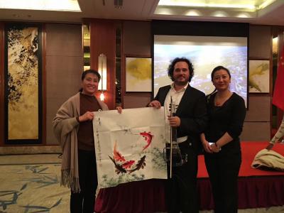 李尊荣日记-应大使邀请参加阿尔巴尼亚国庆招待会，与阿尔巴尼亚著名小提琴家欧朗和黑人歌星黑珍珠【图6】