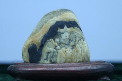 陶文祥收藏-{白帝城}   这是我收藏多年的一尊玩石（规格7.5*6.6*3.5），注目一看【图1】