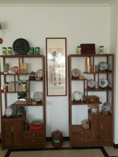 张红亮日记-我很困惑，古人写这种楷书是坐着写的，还是站着写的，若是站着写的，那腰受得了呀！昨【图3】