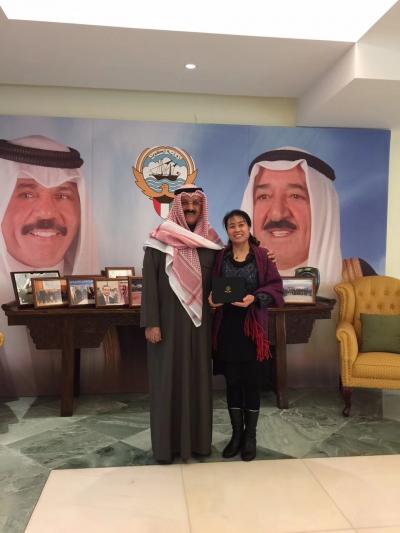 李尊荣日记-非常感谢科威特大使哈亚特先生的热情邀请和接待，李尊荣国画作品《连年有余》被哈亚特【图2】