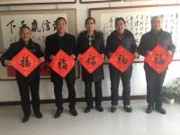 艺术家李小建日记:年味儿，淡了？
淡的是人情味！
少了儿时的记忆，
少了【图0】