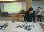刘建国生活-朝阳区文联举行书画进社区新年笔会,人气颇旺，刘建国现场作国画【图2】