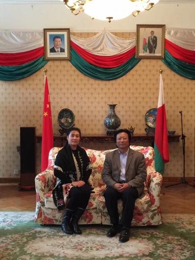 李尊荣生活-感谢马达加斯加大使维克托·希科尼纳先生的热情邀请和接待]，大使希望通过文化搭台唱【图4】