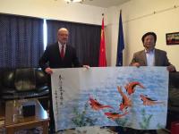 艺术家李尊荣生活:感谢马达加斯加大使维克托·希科尼纳先生的热情邀请和接待]，大【图2】