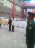 艺术家何俊收藏:数十年来何俊收藏了近百枚国共两党将军和烈士的各种勋章。【图0】