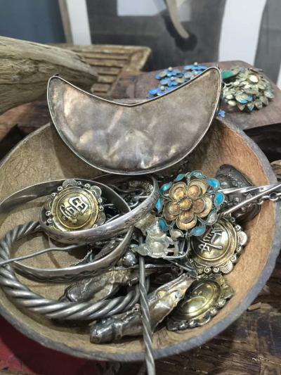 胡静收藏-外婆的银饰～～你知道永恒有多远吗？小时候妈妈经常从衣柜底下的隔层拿出一个小木盒给【图7】