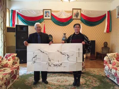 李尊荣生活-波黑大使安东·里尔先生也收藏了我的作品水墨虾一幅[胜利]，大使祖籍广东，一口流利【图2】