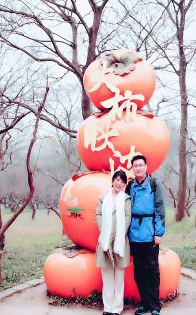 宋继兰生活-《惊艳》

作者：宋继兰

你我遇见，
似花开流年，
岁月静好，
【图2】