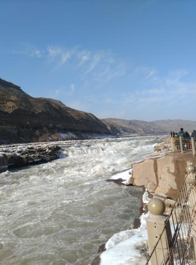 杨牧青日记-遐·壶口瀑布

杨牧青

人生能有几回秋？
毕竟都是东水去，
波澜曲【图2】