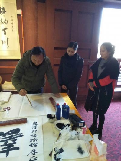 徐如茂生活-腾王阁书画院书画家赴广元皇译寺与广元市美协同仁进行交流片断【图4】