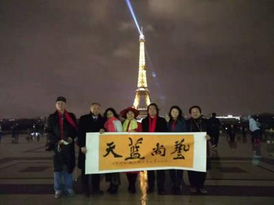 姬保国生活-巴黎埃菲尔铁塔，卢浮宫，巴黎圣母院掠影。起驾回国，法国戴高乐机场。【图1】