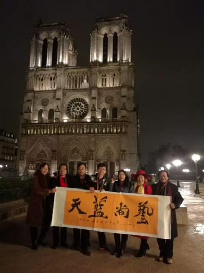 姬保国生活-巴黎埃菲尔铁塔，卢浮宫，巴黎圣母院掠影。起驾回国，法国戴高乐机场。【图3】