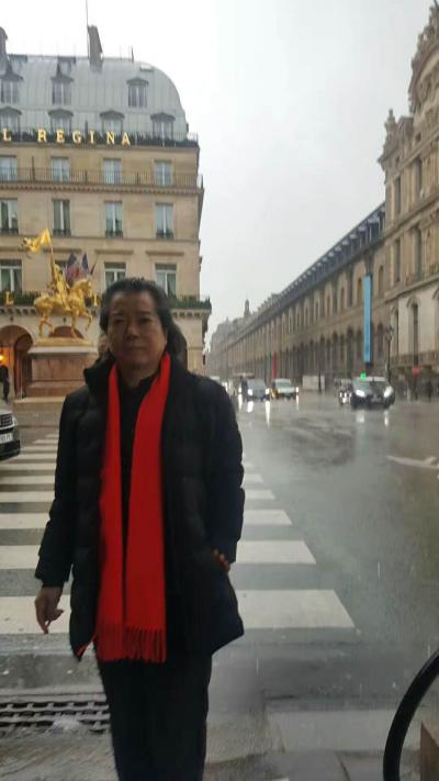 姬保国生活-巴黎埃菲尔铁塔，卢浮宫，巴黎圣母院掠影。起驾回国，法国戴高乐机场。【图8】