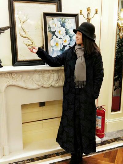 刘晓宁生活-在漂亮的别墅里臭美【图3】