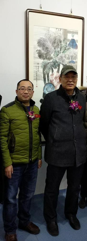 于永强日记-刘奎领绘画艺术研究院优秀作品展今天开幕
我和段忻然恩师及天津美术学院何廷喆教授【图2】