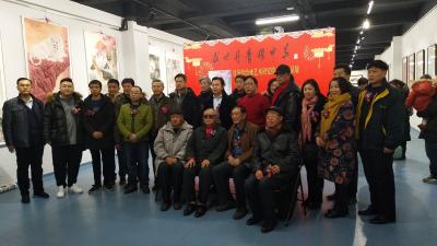 于永强日记-刘奎领绘画艺术研究院优秀作品展今天开幕
我和段忻然恩师及天津美术学院何廷喆教授【图4】