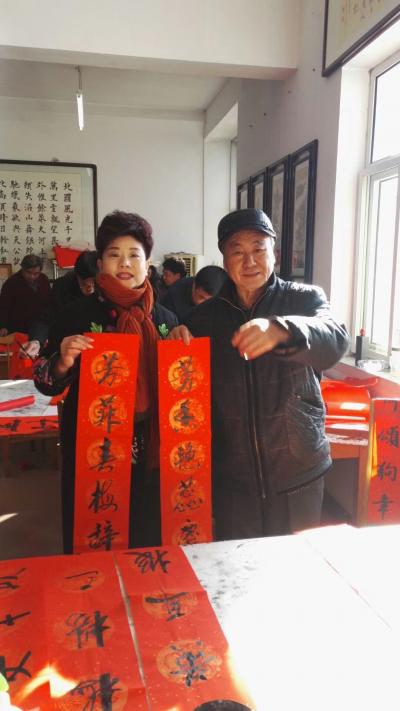 安士胜生活-西青区文化馆欢乐西青行送福进万家，红色文艺轻骑兵  送福进万家走进辛口镇兰亭书画【图2】