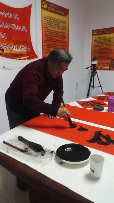 安士胜生活-西青文化馆红色轻骑兵送福进万家走进西营门街小稍直口村[。【图1】