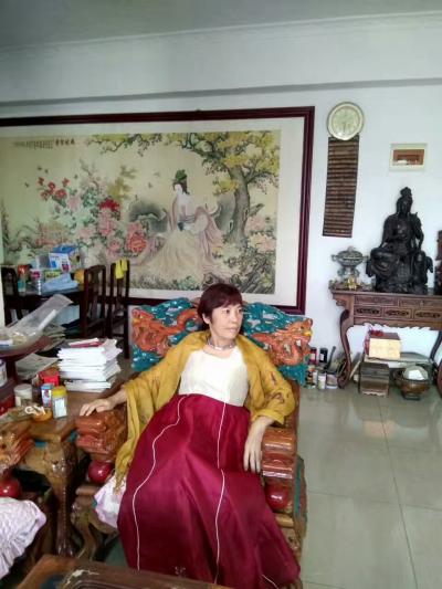 陈鸣婵收藏-哈哈！家里到处都是艺术品和字画，真的占了不少空间，不过和艺术品同居生活，感觉也不【图1】