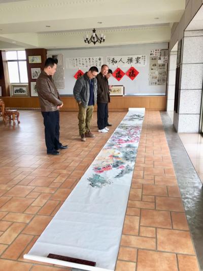 叶仲桥收藏-近日市文联，市文化广电新闻出版局领导非常关心我创作的三十米花鸟长卷作品，并现场指【图2】